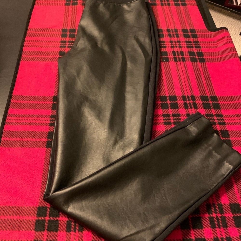 Sz 10 Ralph Lauren gorgeous faux leather front with stretchy back.